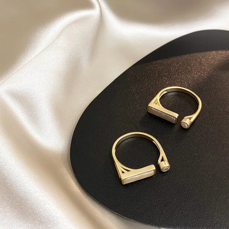 Copper vintage zircon marble ring with electroplated gold finish and adjustable opening, beige colour