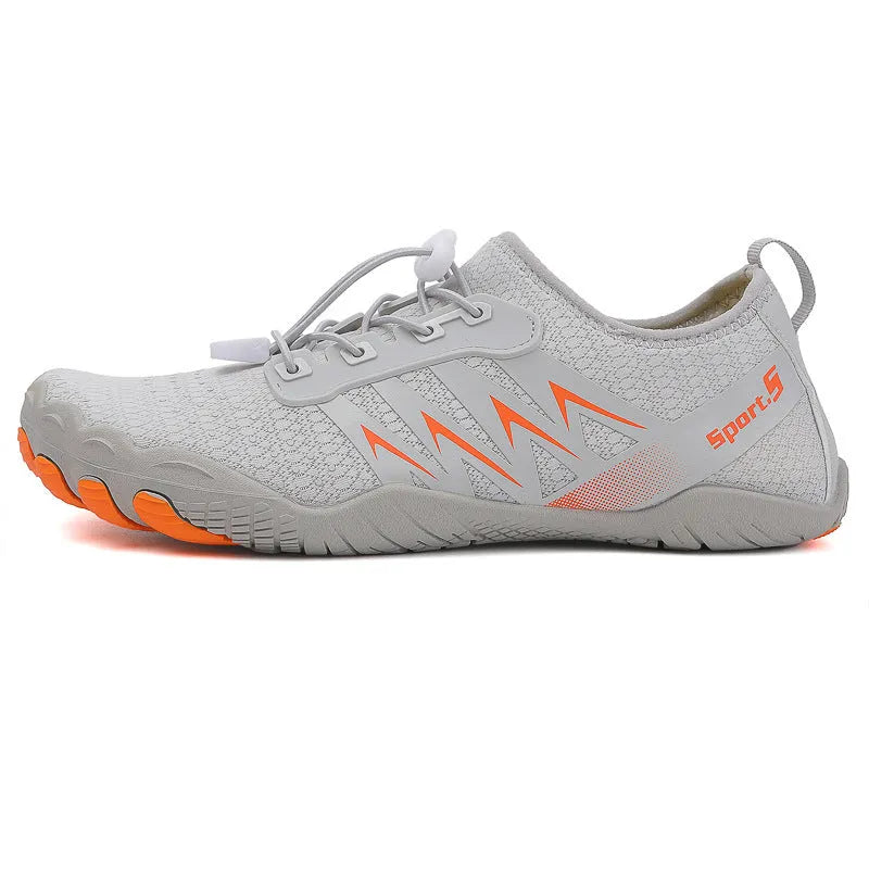 Quick-drying wading river tracing shoes with mesh upper and rubber sole in black low-top design