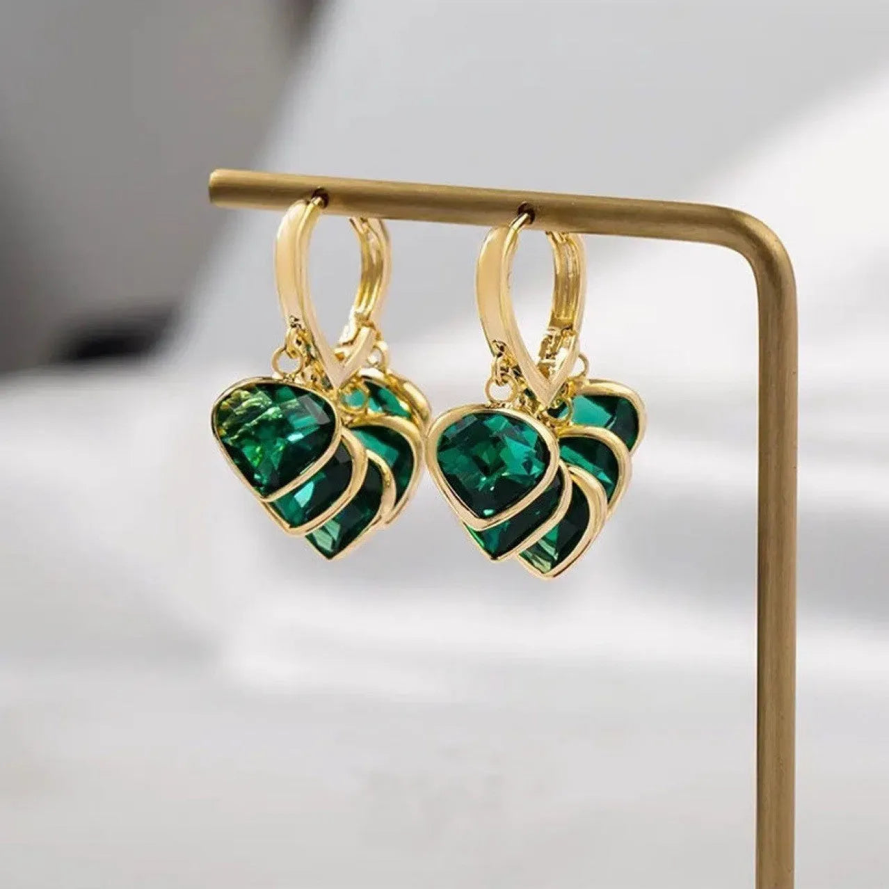 Green heart-shaped glass pendant ear clips with artificial gemstones in Korean style