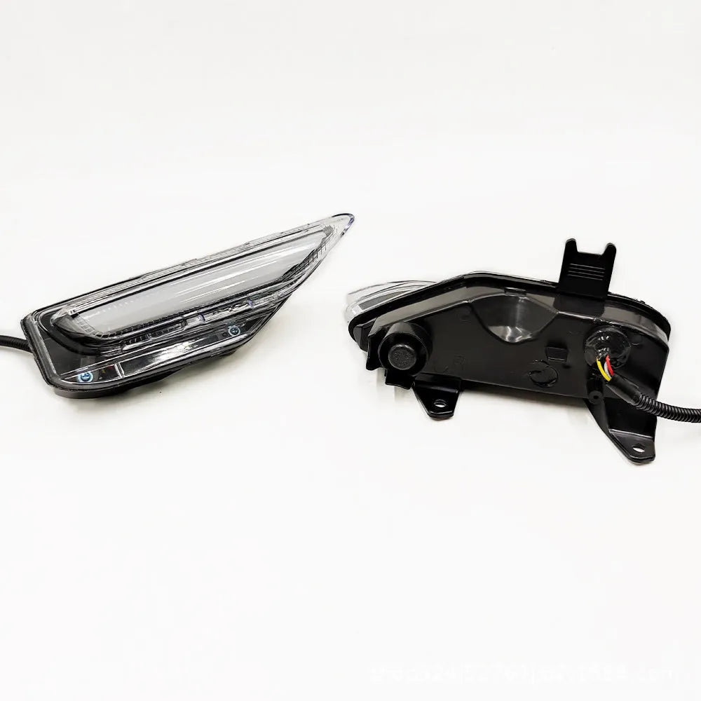 Infiniti Q50 Q70 front bumper LED daytime running lamp with streamer light effect.