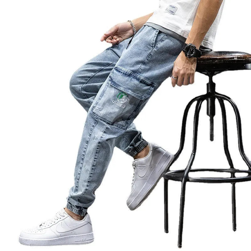 Men's loose cargo casual jeans in straight leg cut with micro elastic cotton fabric