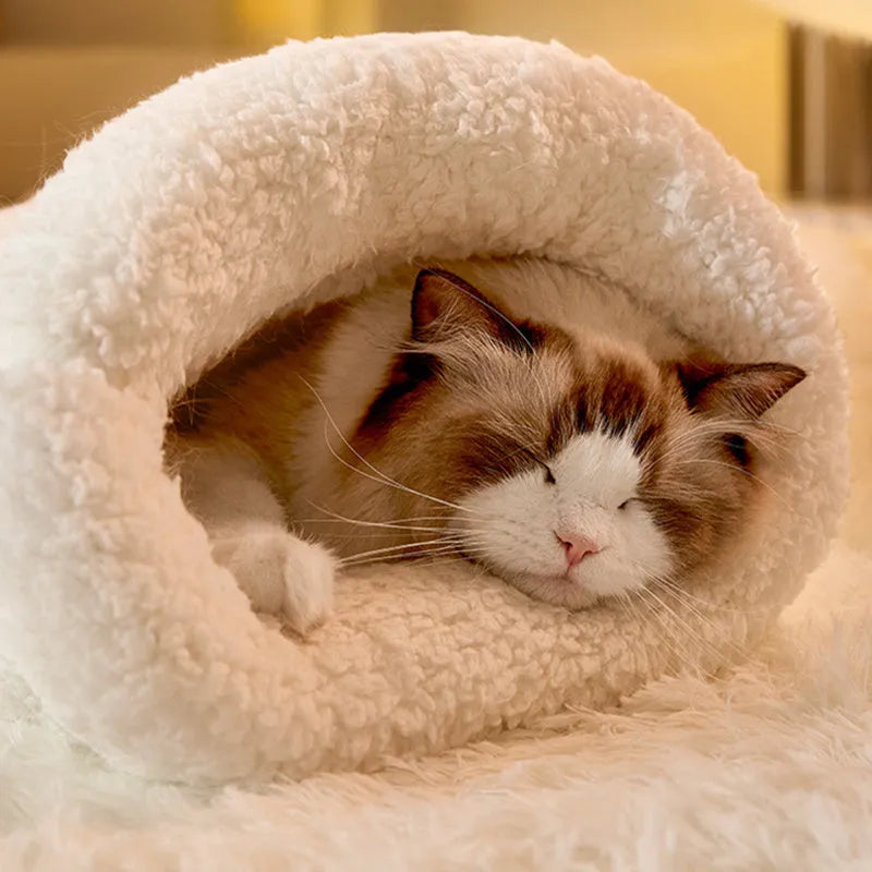 Warm cat sleeping bag with PP cotton filling and fleece exterior in blue grey colour
