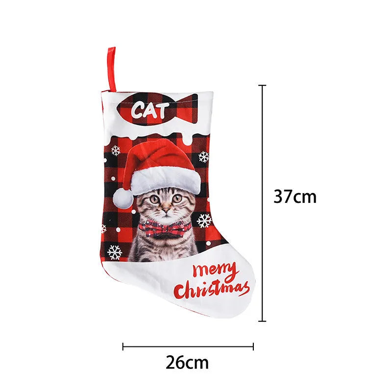Green and black plaid cat printed on a 26x36cm cloth Christmas decoration.