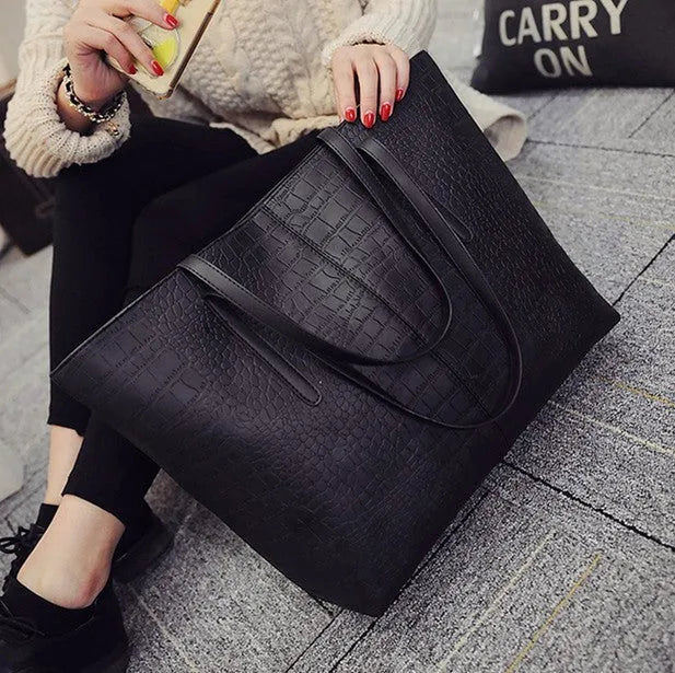 Shoulder bag handbag with European simple fashion design for spring summer 2021 in black or grey