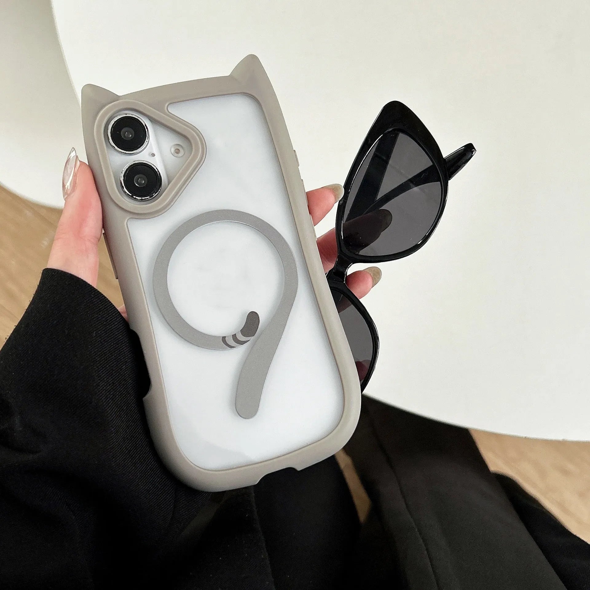 Transparent acrylic TPU phone case with magnetic feature for iPhone 17 series