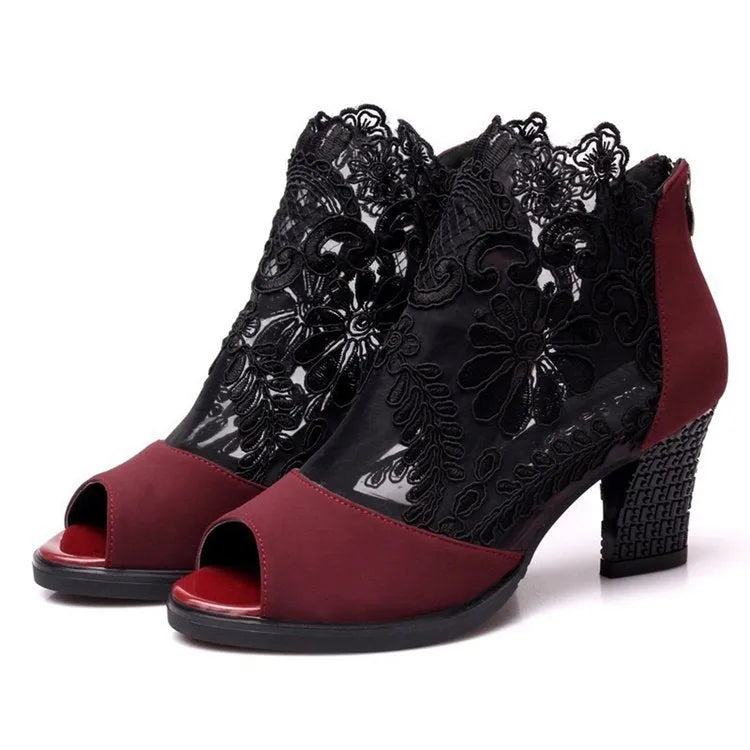Lucyever women's black lace gladiator sandals with square heels and floral patterns