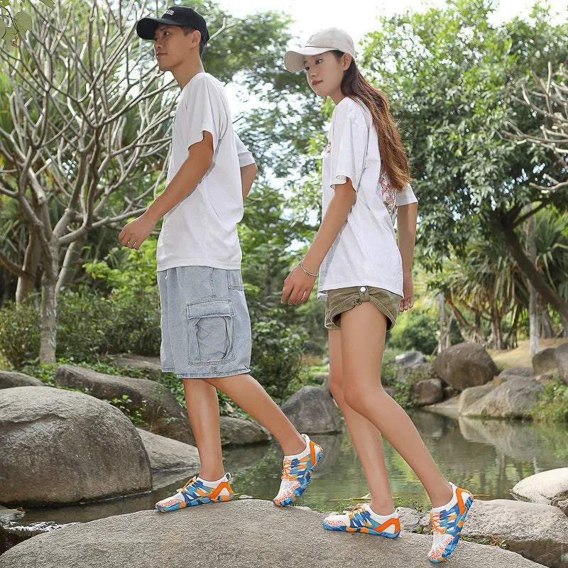 Quick-drying lace-up beach shoes in multiple colours on a non-slip rubber sole