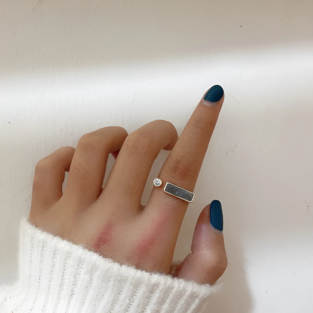 Copper vintage zircon marble ring with electroplated gold finish and adjustable opening, beige colour