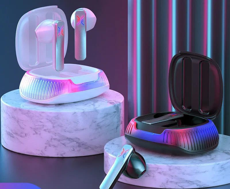Hall Flashing wireless gaming earplug headset in black or white with Type-C cable.