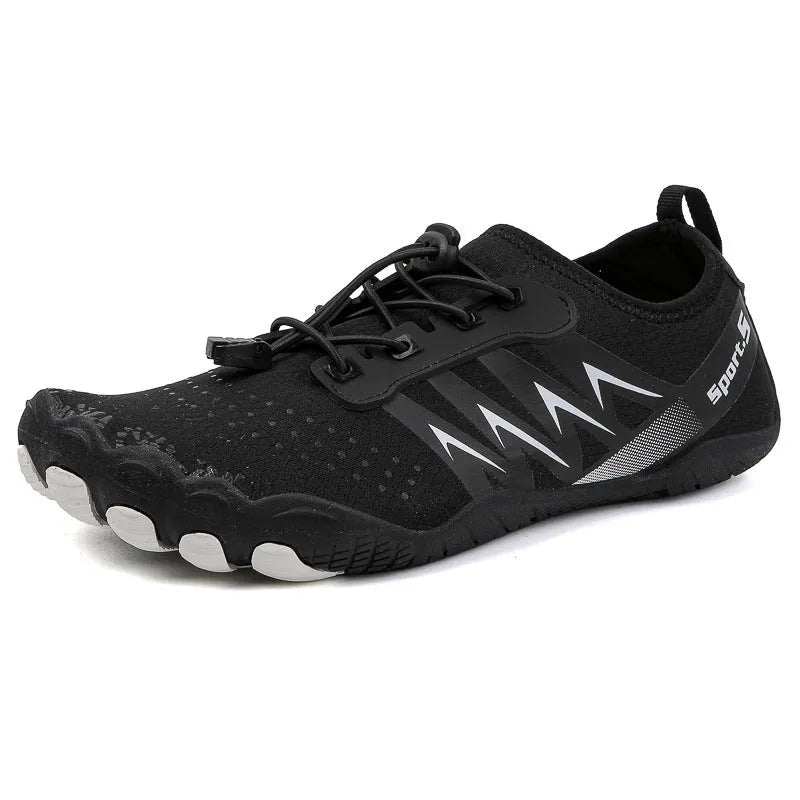 Quick-drying wading river tracing shoes with mesh upper and rubber sole in black low-top design