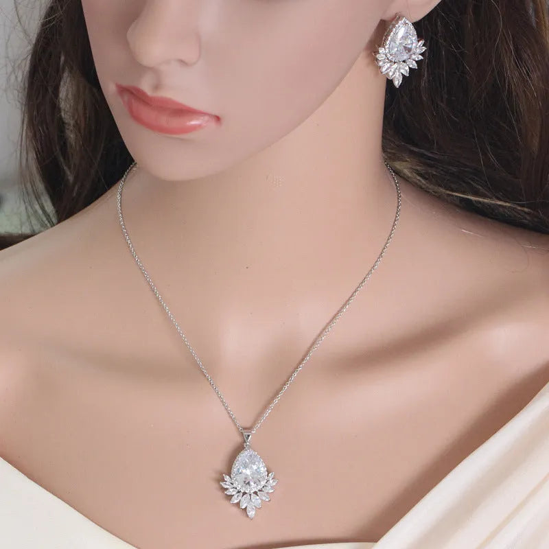 AAA jewellery chain set for bridal banquets in blue, red, and white colour options
