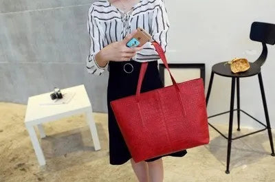 Shoulder bag handbag with European simple fashion design for spring summer 2021 in black or grey