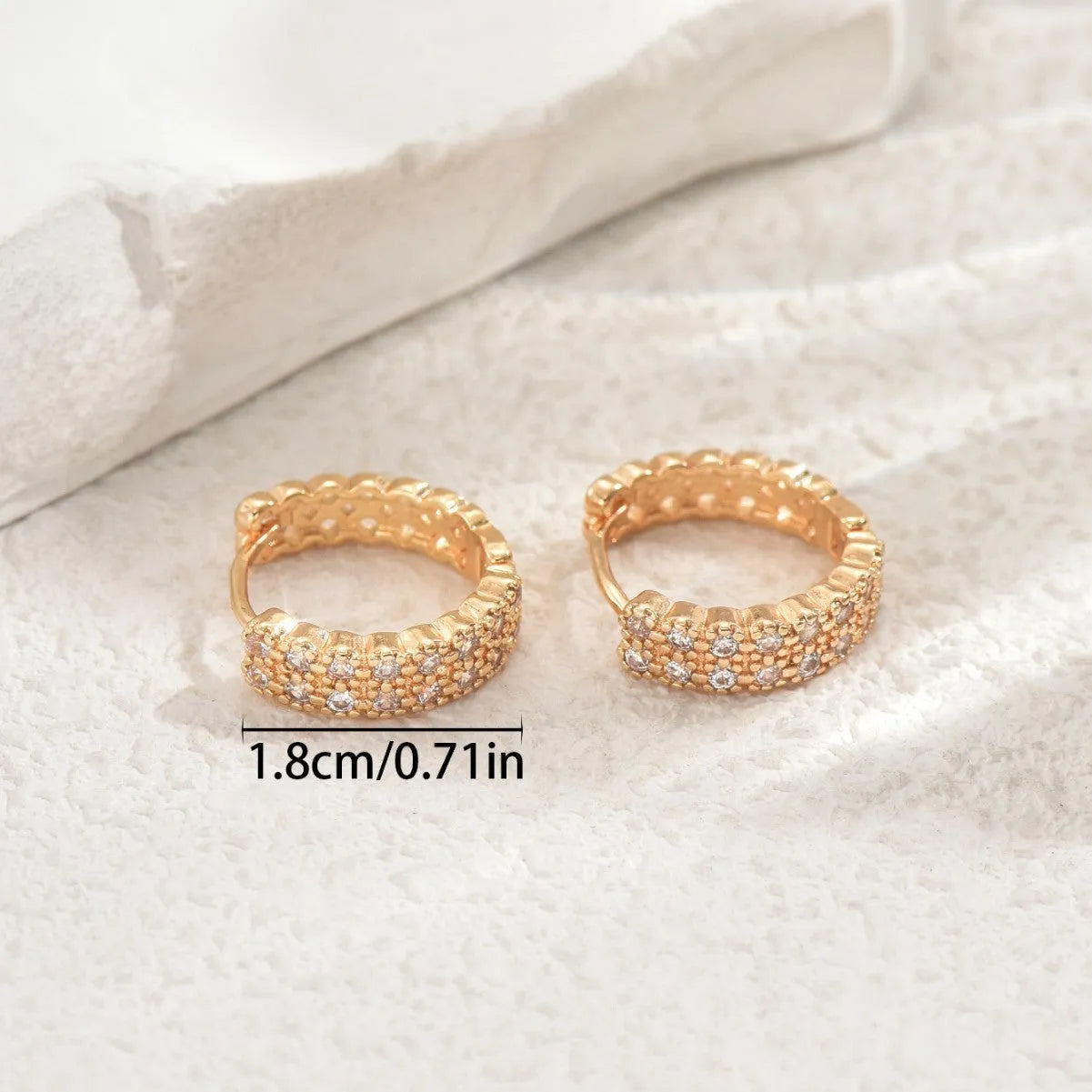 Geometric pattern copper ear studs with dot and ring elements in DE20288 colour