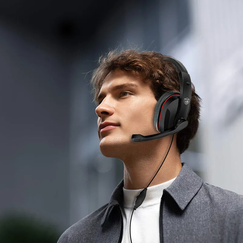 Black wired gaming headset with 40mm drivers and heavy bass sound profile