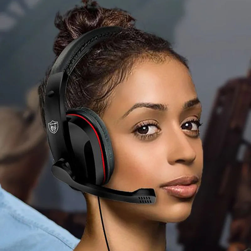Black wired gaming headset with 40mm drivers and heavy bass sound profile