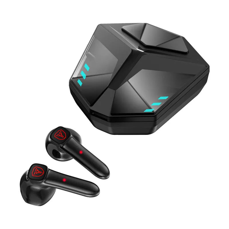 Wireless Bluetooth gaming headset with low latency audio and noise reduction technology