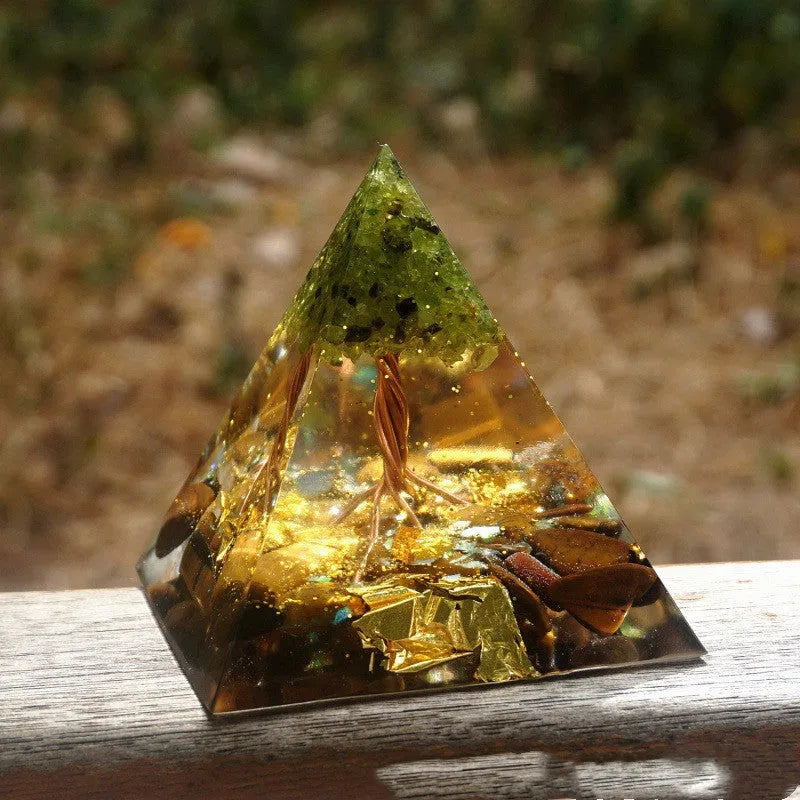 6cm clear resin pyramid ornament containing natural crystal gravel in geometric shape
