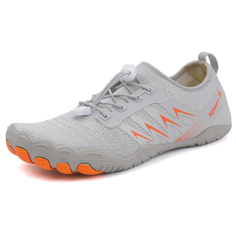 Quick-drying wading river tracing shoes with mesh upper and rubber sole in black low-top design