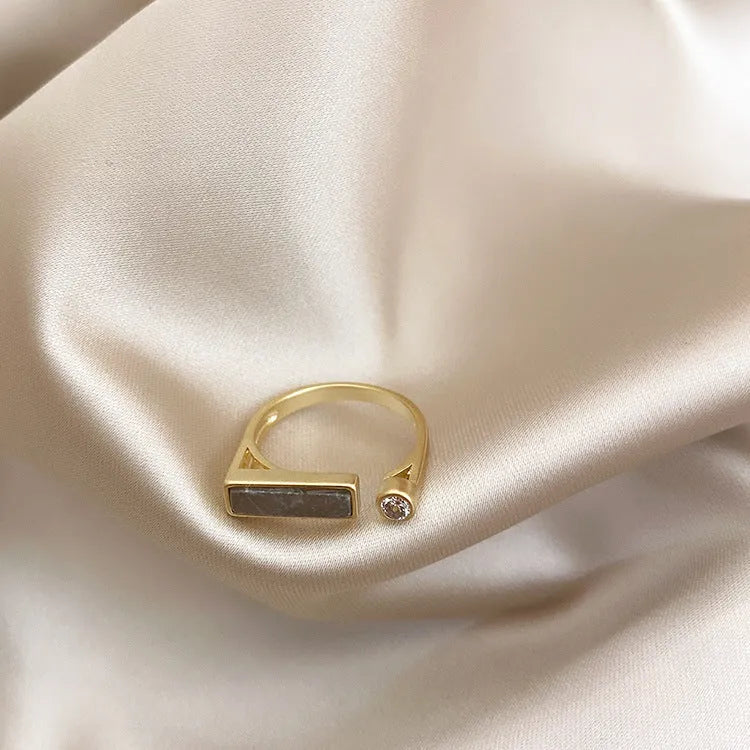 Copper vintage zircon marble ring with electroplated gold finish and adjustable opening, beige colour