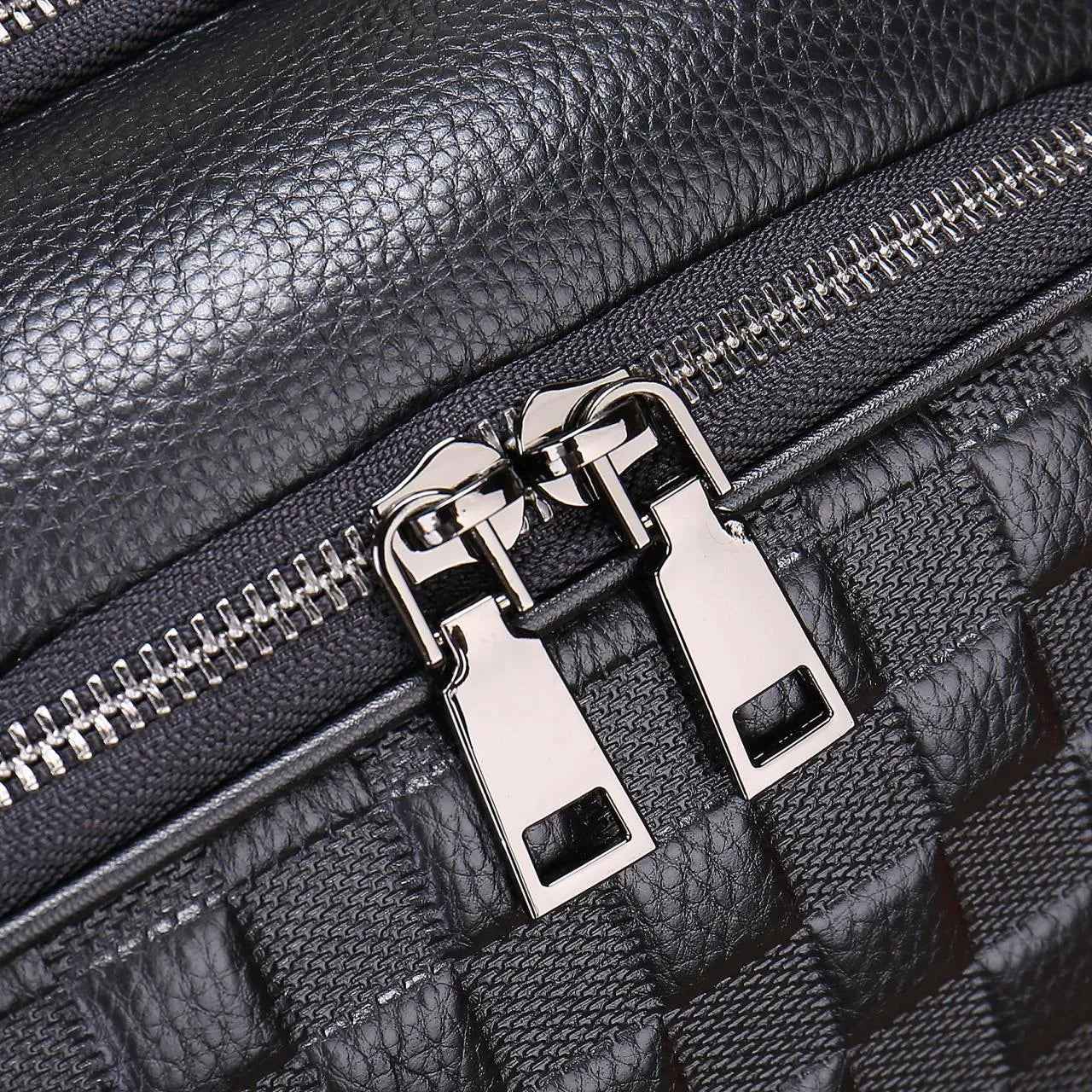 Genuine leather men's business travel bag black with contrast colour detail and airpillow straps