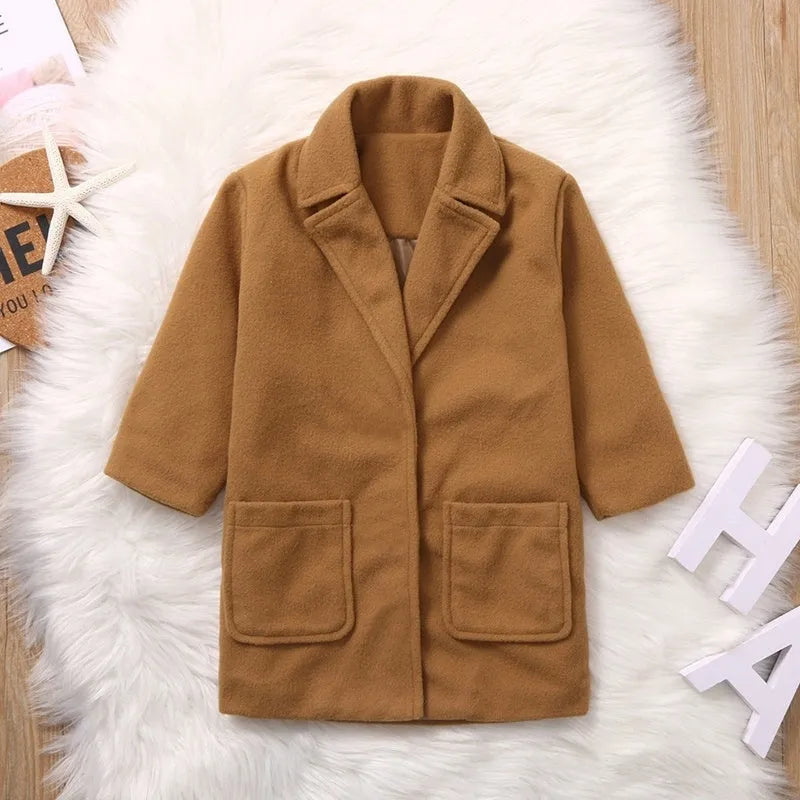 Children's brown woolen coat with suit collar and long sleeves
