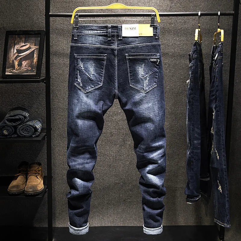 Men's slim-fit skinny jeans in cotton denim with micro elasticity in dark blue and light blue colours