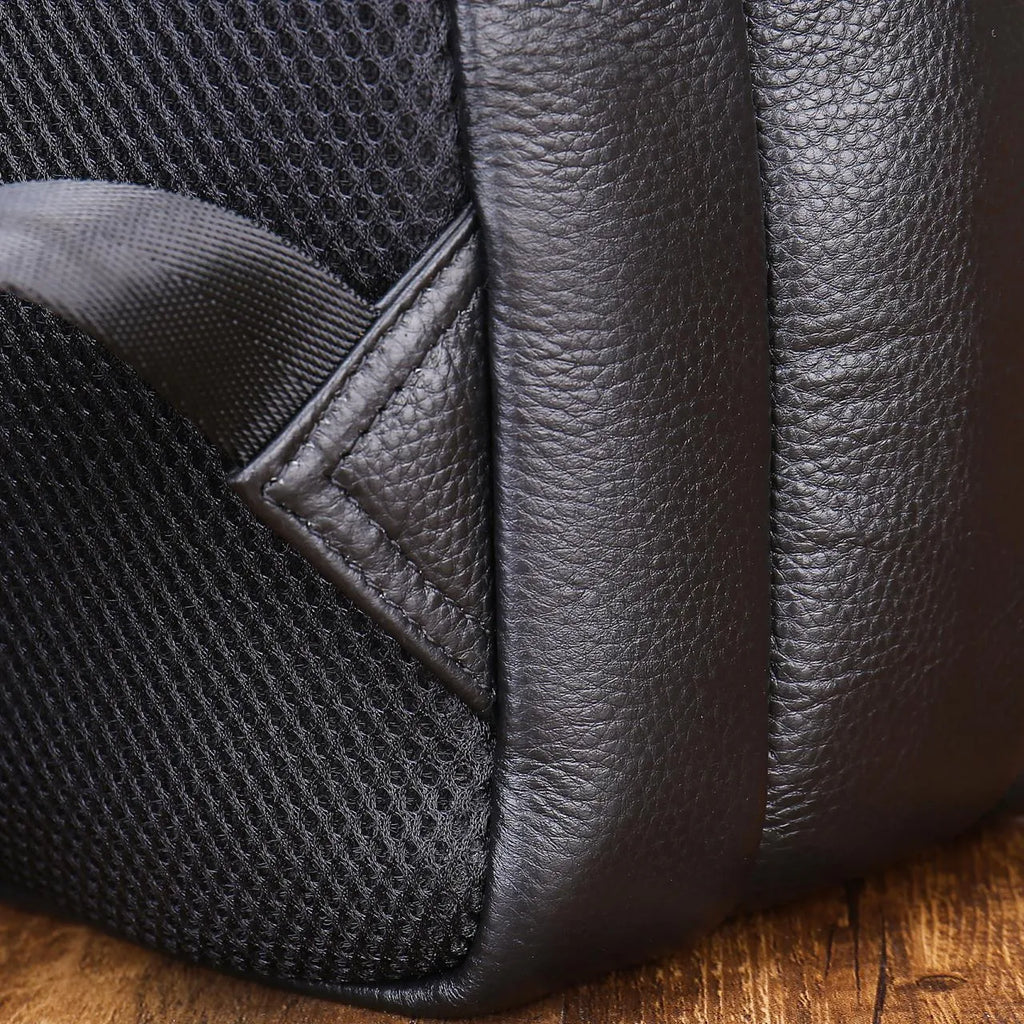 Genuine leather men's business travel bag black with contrast colour detail and airpillow straps