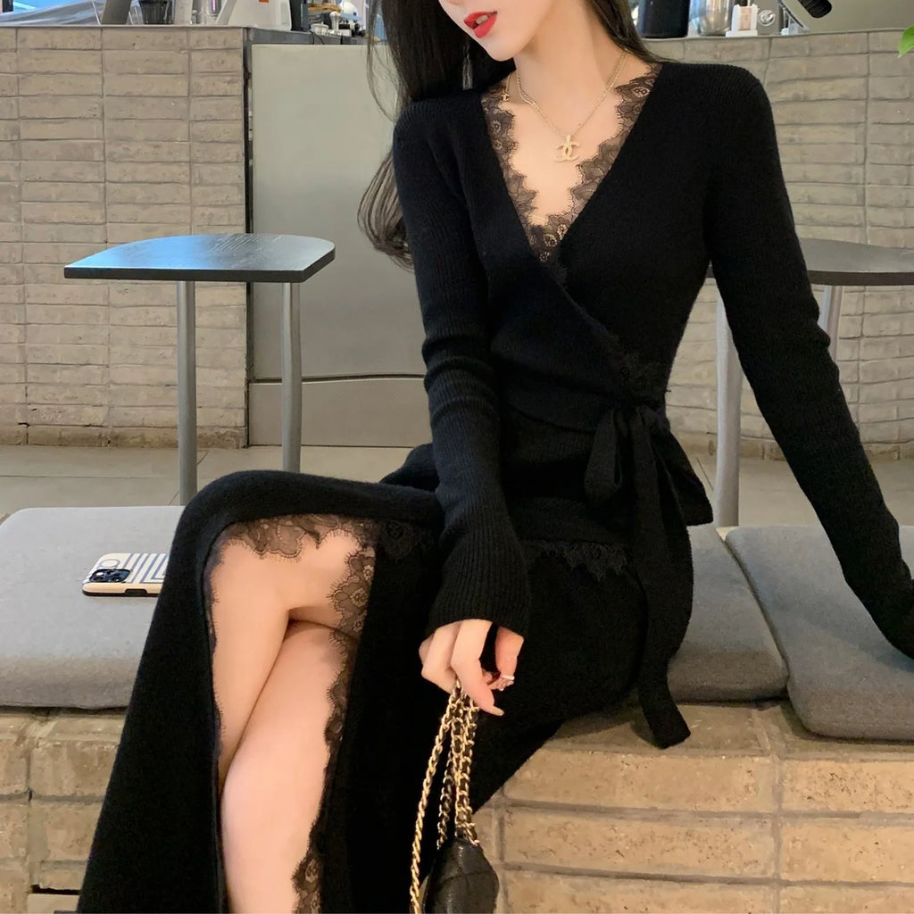 Black polyester woolen skirt with slim fit princess dress silhouette