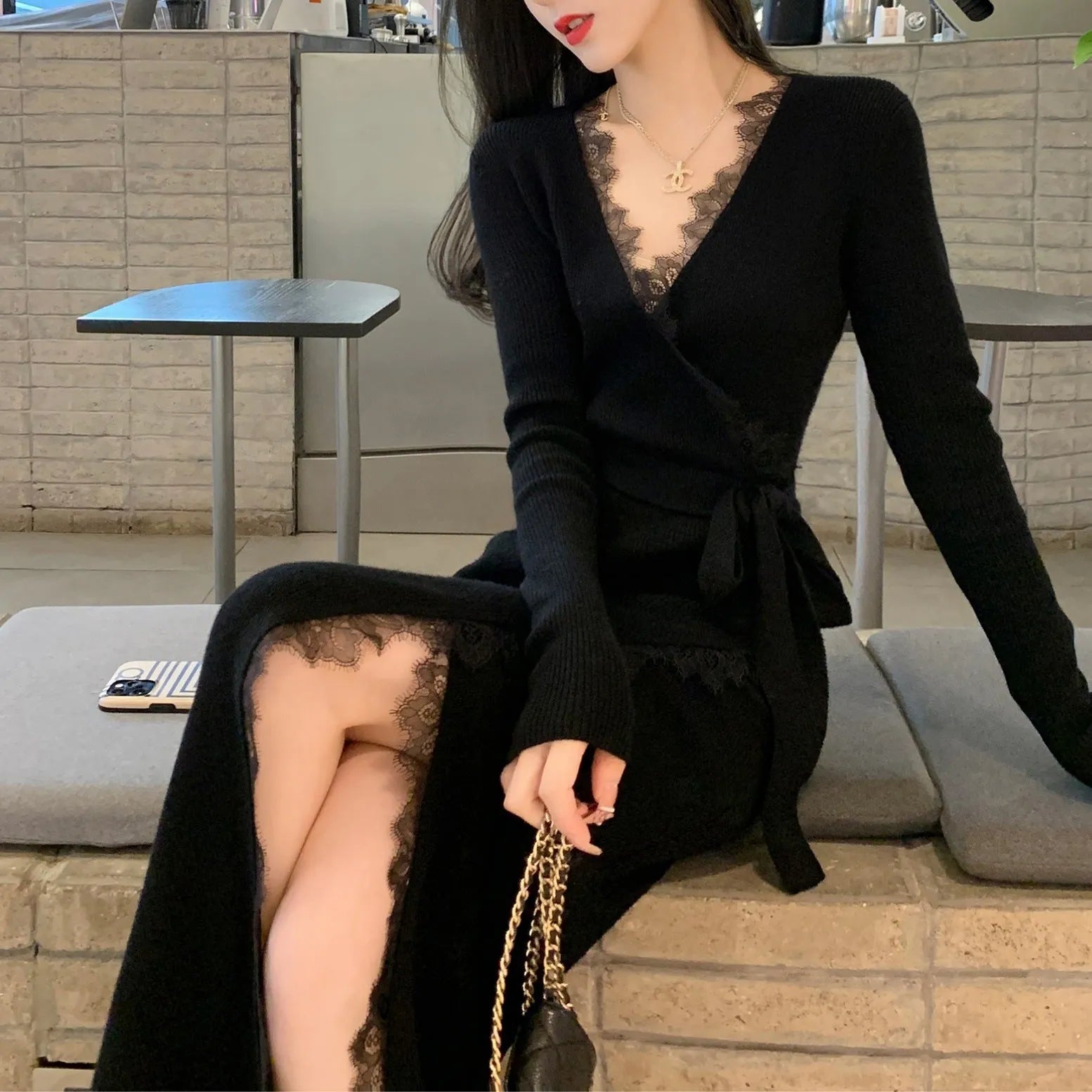 Black polyester woolen skirt with slim fit princess dress silhouette