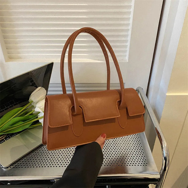 Women's small square shoulder bag in PU leather with horizontal shape and single strap