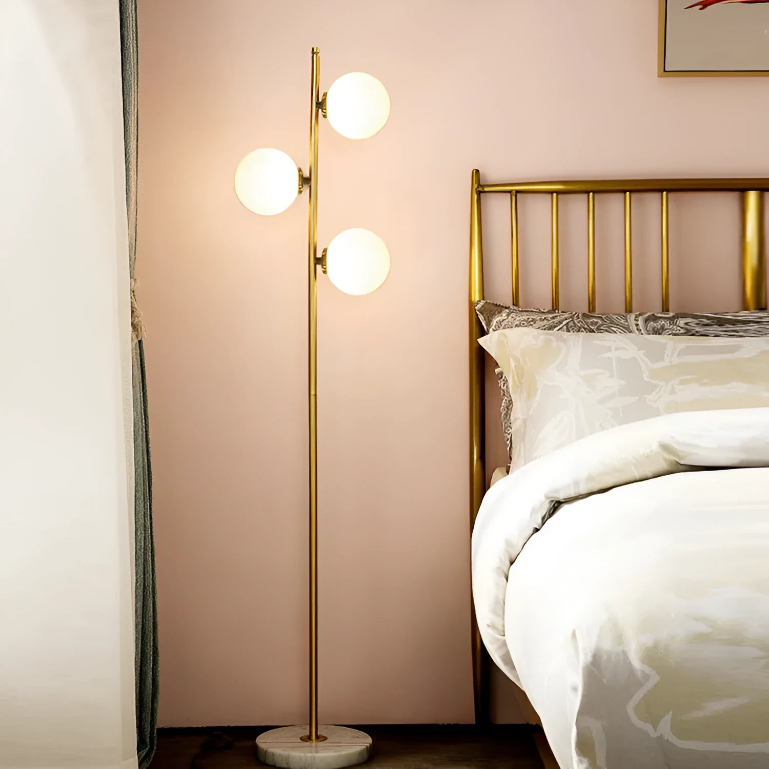 Gold aluminium and glass minimalist floor lamp warm LED light vertical design