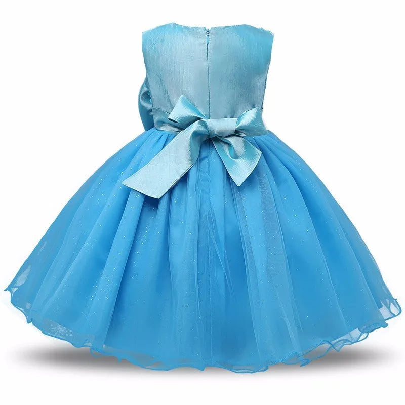 Girls princess flower dress in knee-length A-line style with floral pattern and bow decoration, sleeveless with O-neck collar