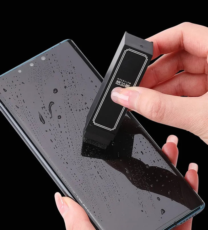 Disposable mobile phone screen cleaner kit with 40 antibacterial wipes in black packaging