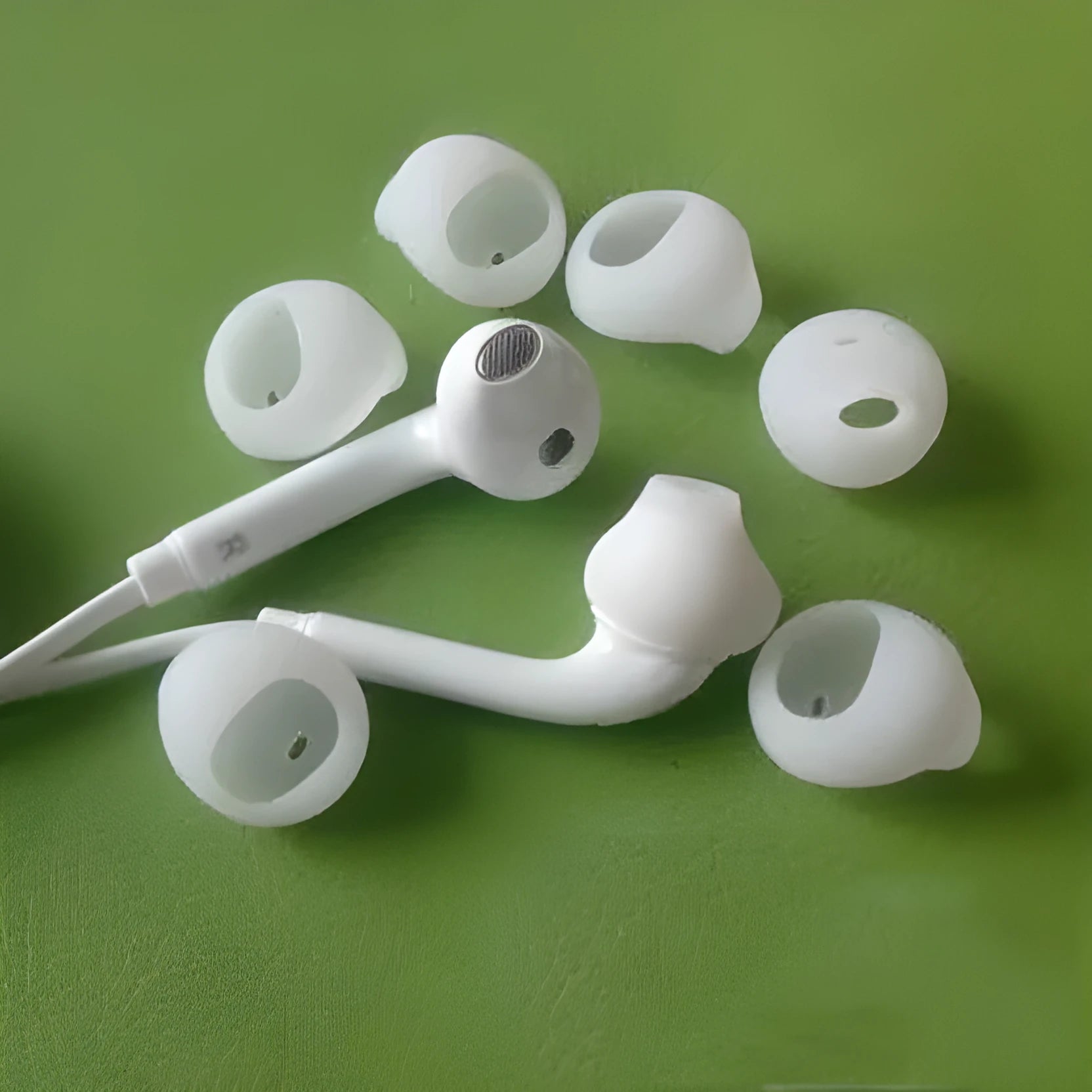 Black and white silicone earphone sleeves for Samsung Galaxy S6 Edge models G9200 G9250 G920A