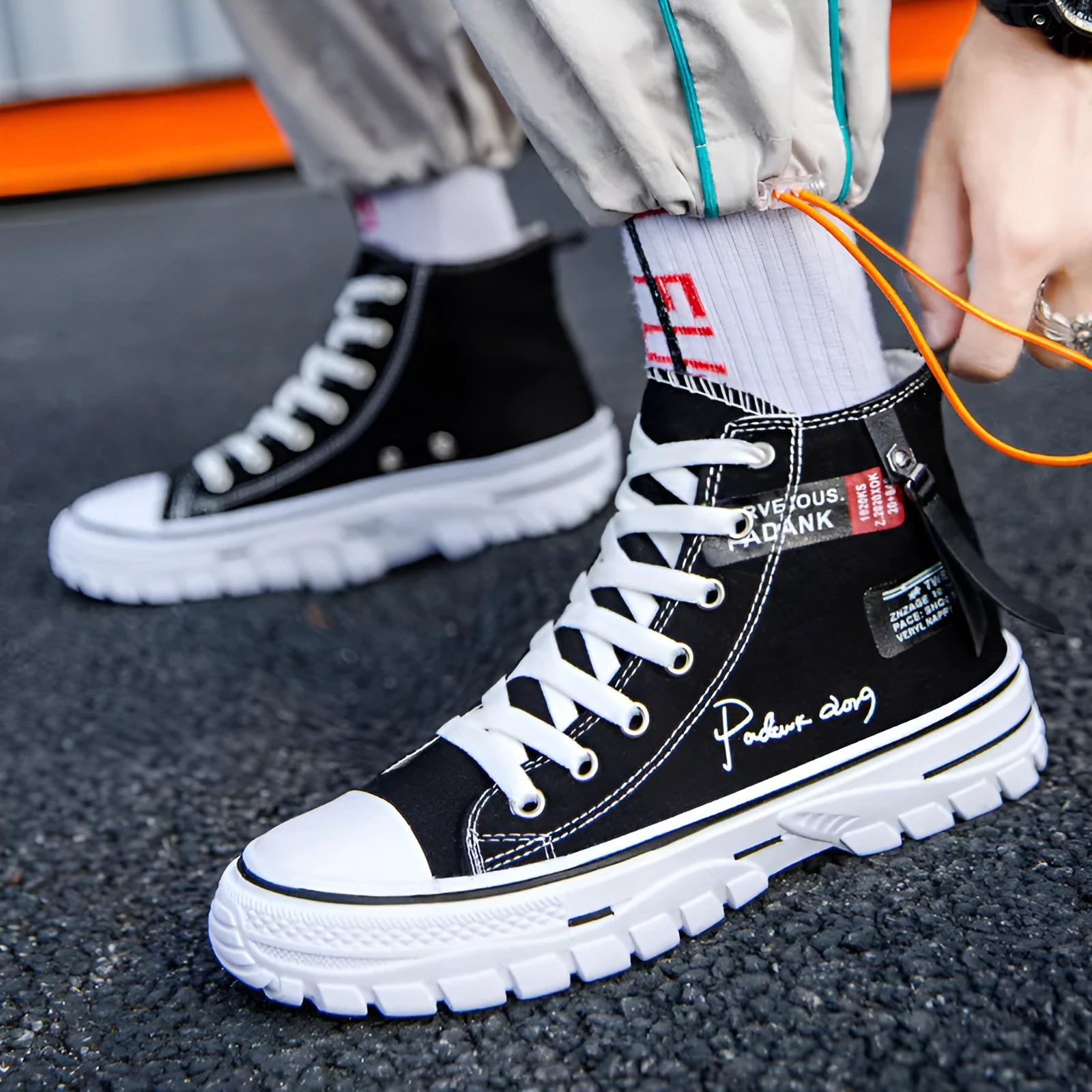 Men's high top canvas lace-up casual shoes in black, round toe, sizes 39-44