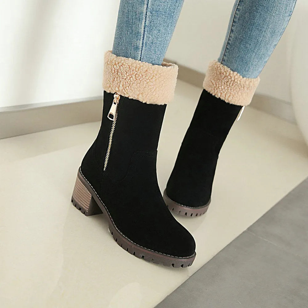 Women's snow boots with plush lining in black, grey, green, and orange colours