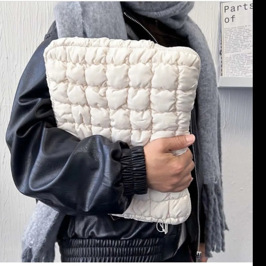 Black nylon laptop bag with cloud cotton padding and shockproof sleeve for 15.6-inch computers