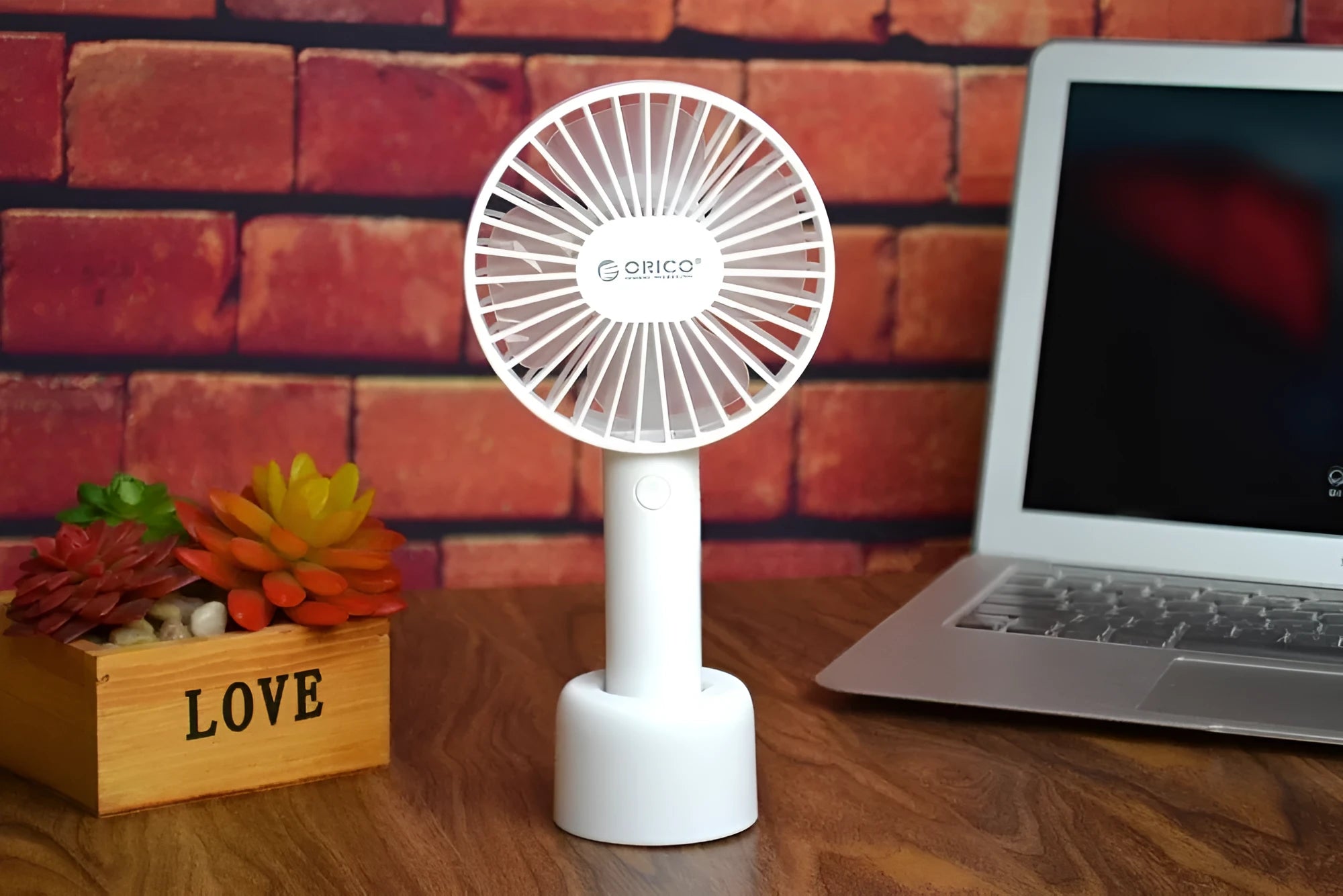 White ORICO FH1 portable USB rechargeable handheld and desktop fan