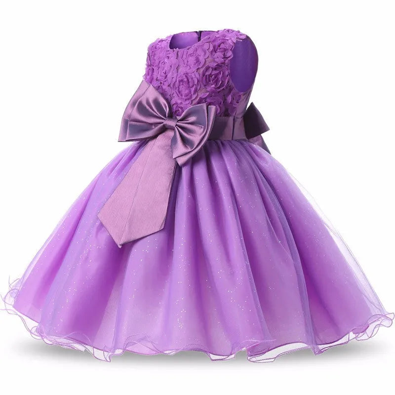 Girls princess flower dress in knee-length A-line style with floral pattern and bow decoration, sleeveless with O-neck collar