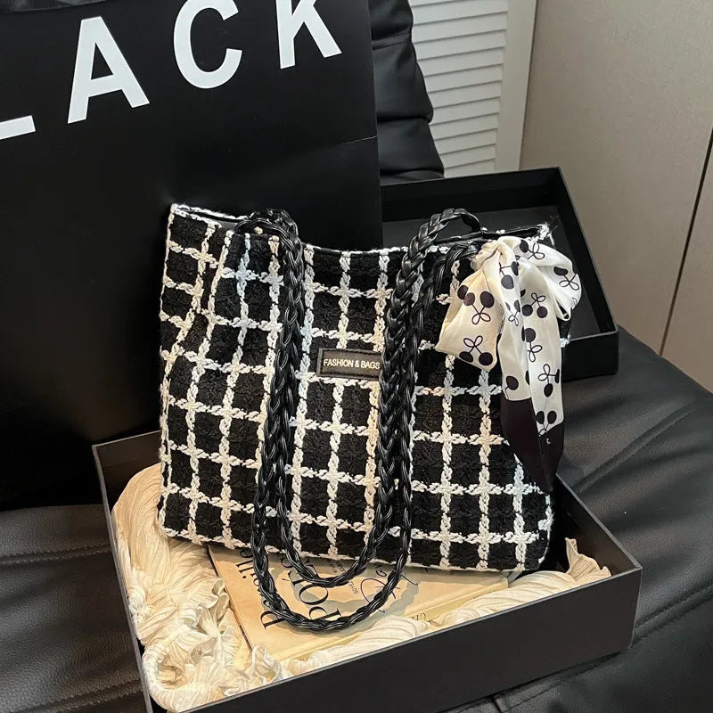 Horizontal square woolen shoulder bag with internal mobile phone and file compartments in black colour