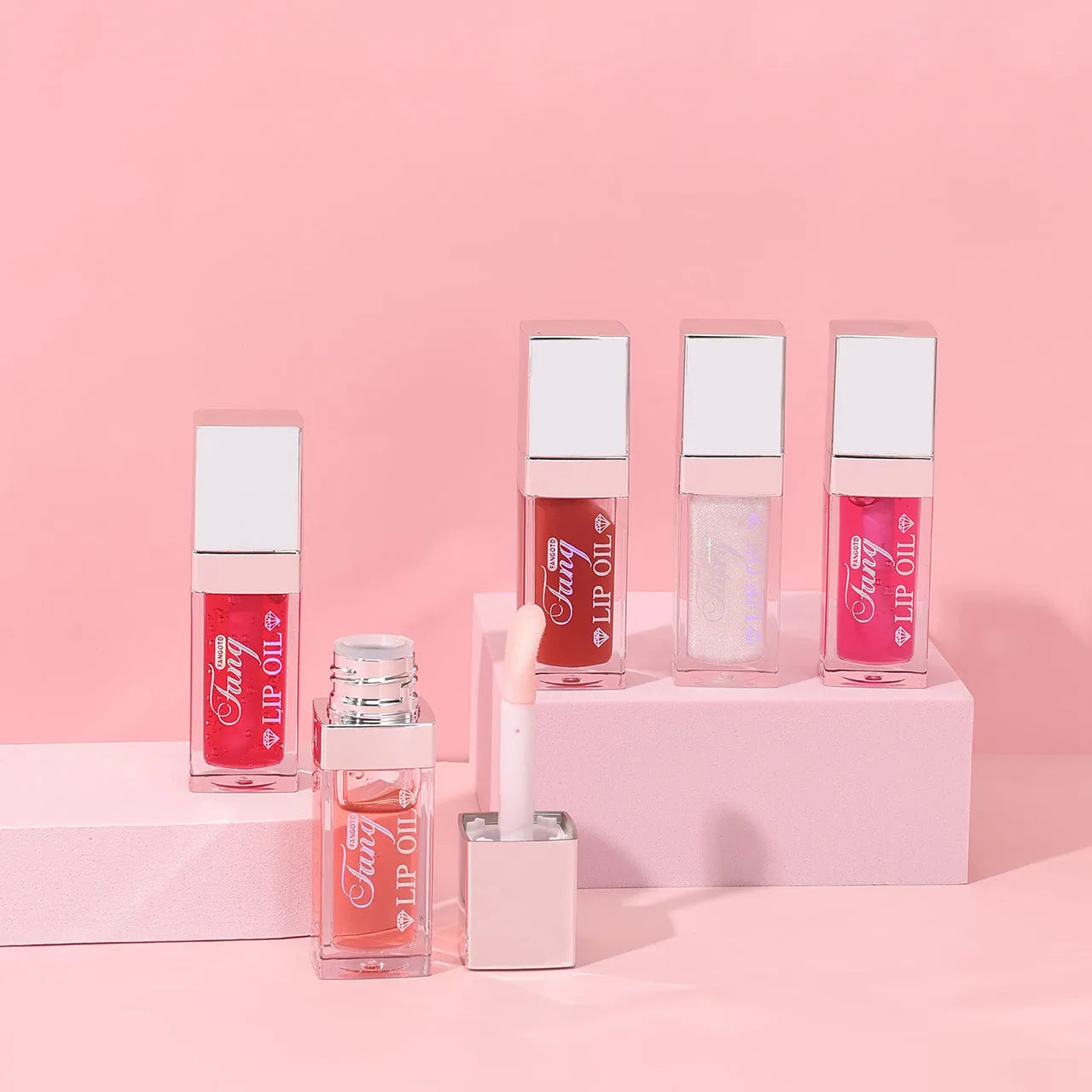 Five different shades of moisturising lip gloss mint lipstick with repairing properties