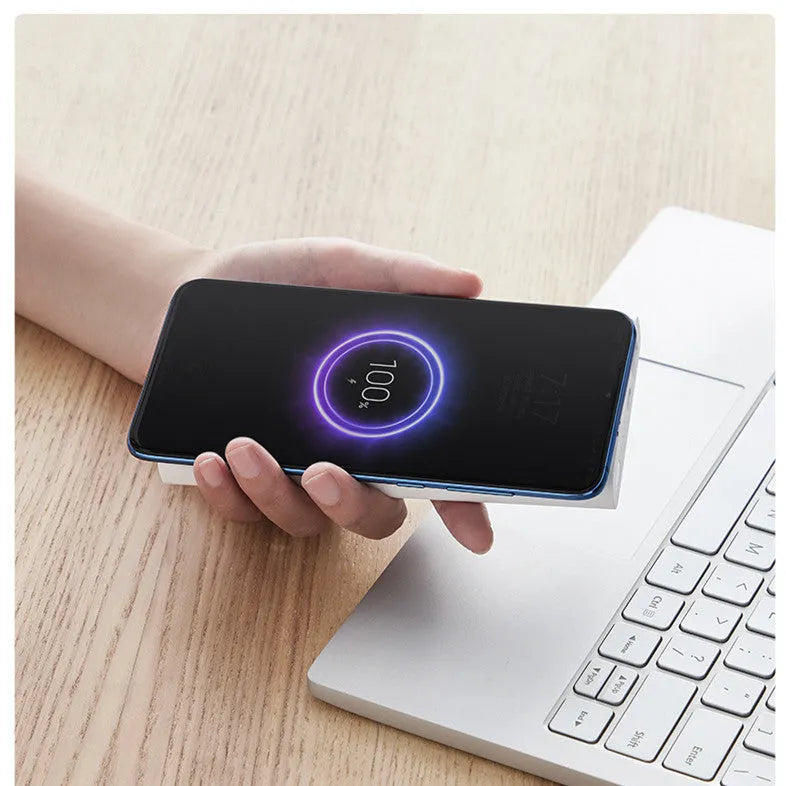 Black and white large capacity 10000mAh power bank with USB-C and wireless charging