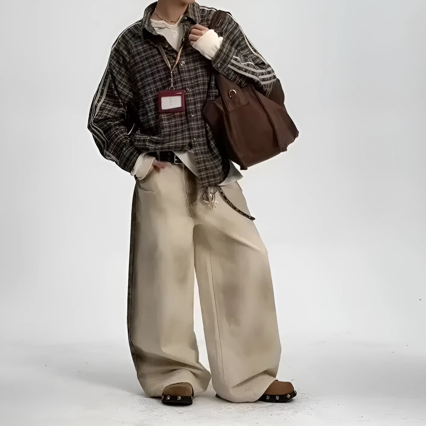 Beige loose straight floor-length cotton trousers with mid-rise waist