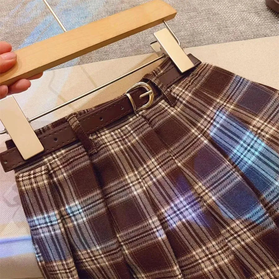Children's plaid pattern pleated skirt in A-line style with cotton blend fabric