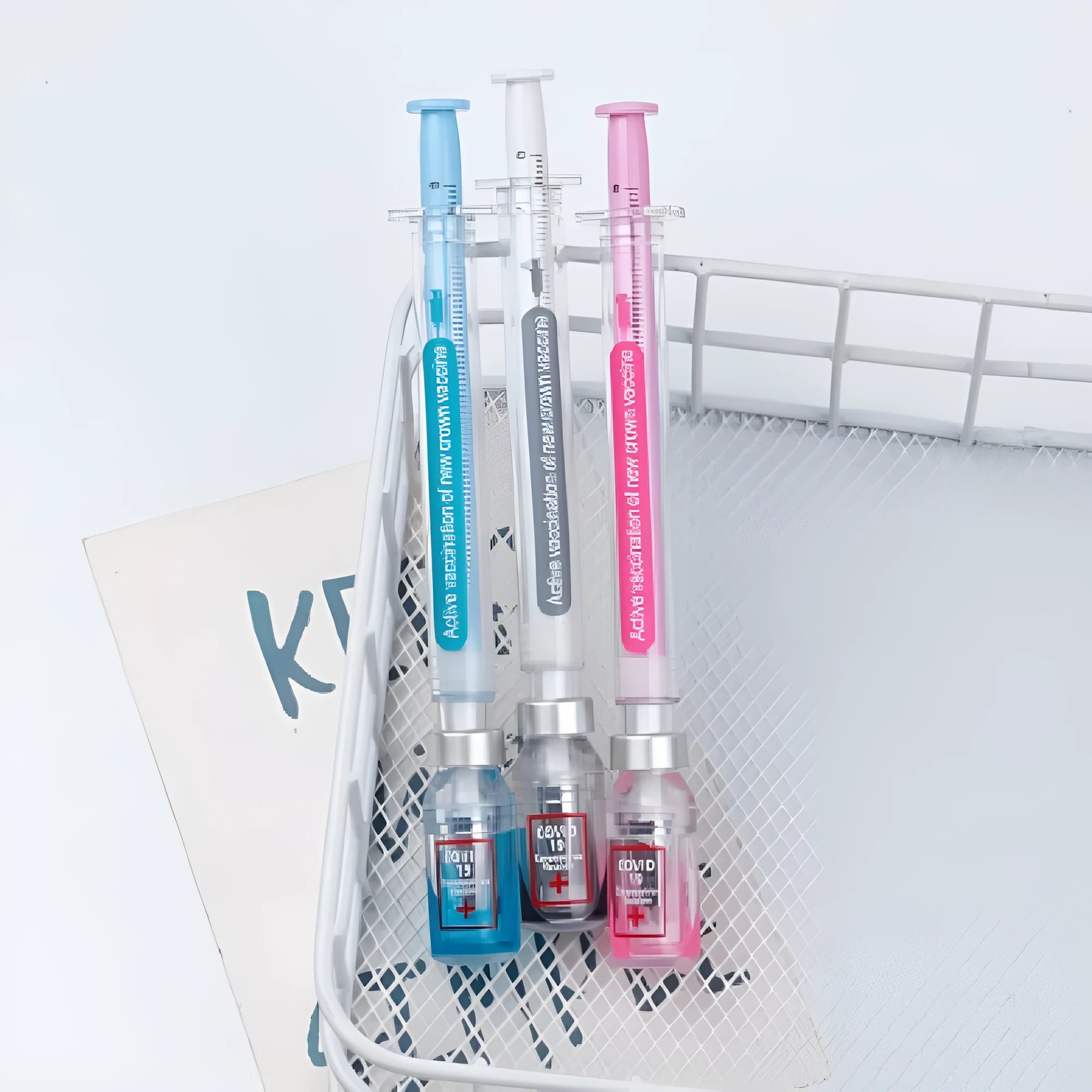 Vaccine design gel pen with syringe appearance and 0.5mm black ink refill