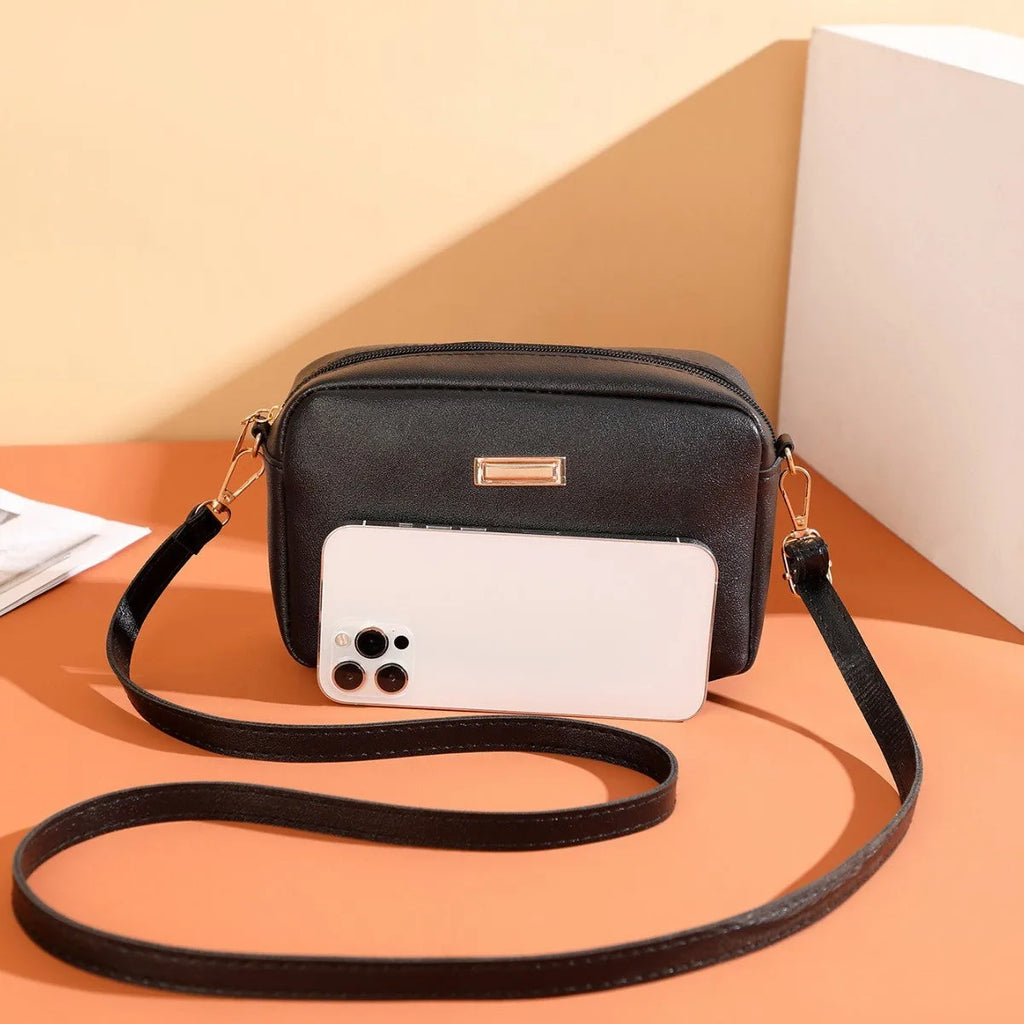 Women's PU shoulder bag with three-dimensional pocket in urban simplicity style