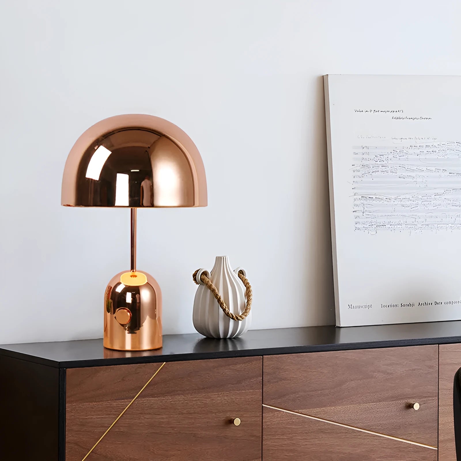 Mushroom-shaped metal table lamp in rose gold, gold, or chrome finish