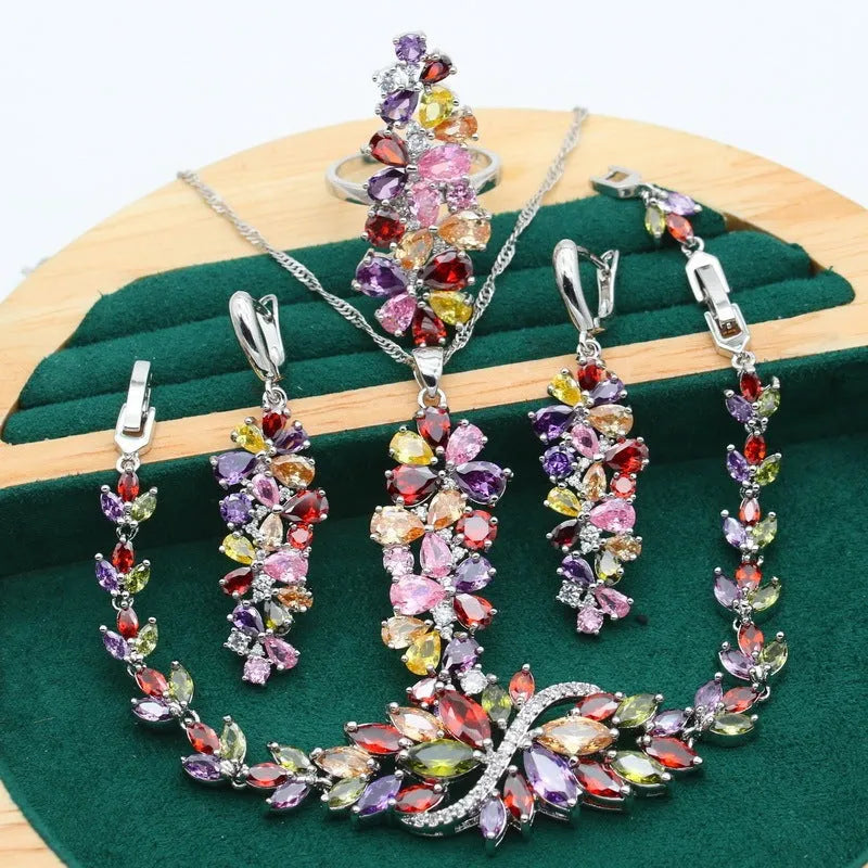Retro jewellery set with copper zircon pendant featuring plant pattern in olive and purple colours