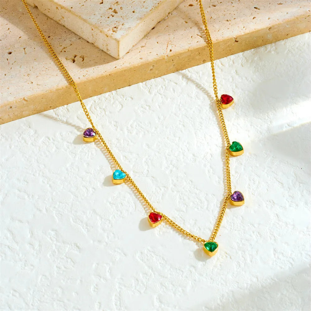 Gold-plated stainless steel women's necklace with heart pendant on adjustable chain