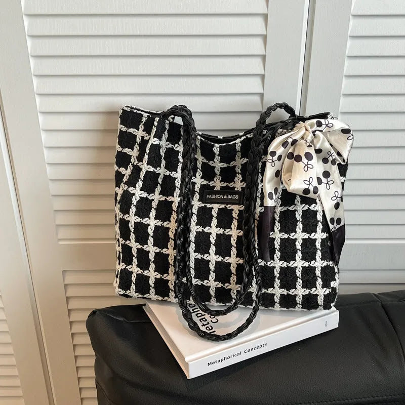 Horizontal square woolen shoulder bag with internal mobile phone and file compartments in black colour